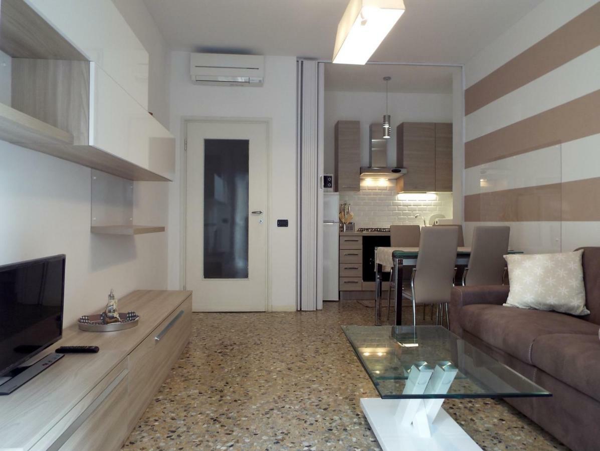 Lacaralele Apartment Milán Exterior foto