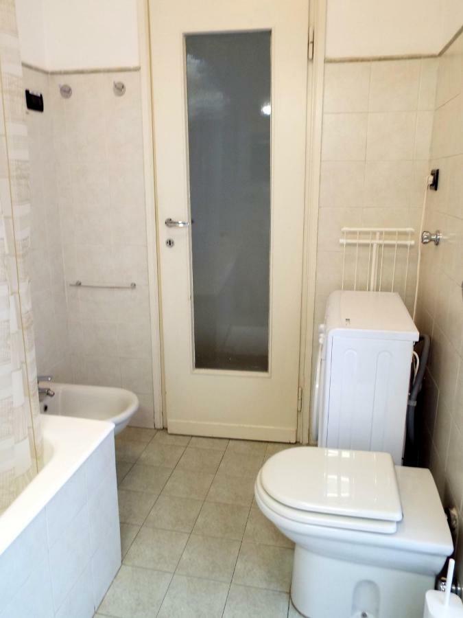 Lacaralele Apartment Milán Exterior foto